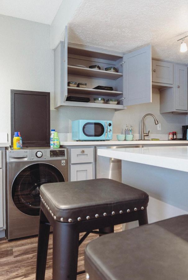 Premium Styled 2 Bedroom Apt In The Heart Of The Heights Houston Esterno foto